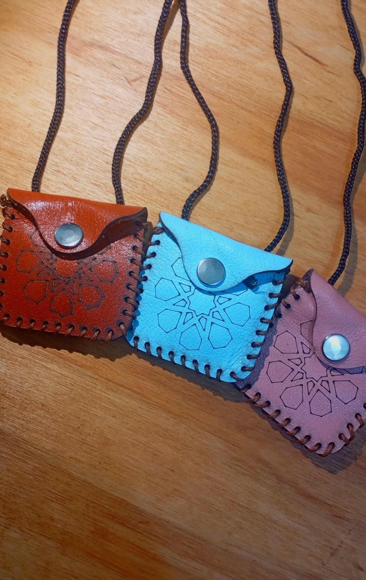 IMG_۲۰۲۵۰۷۲۵_۱۸۳۸۱۰ گردنبند چرمی - Image 1